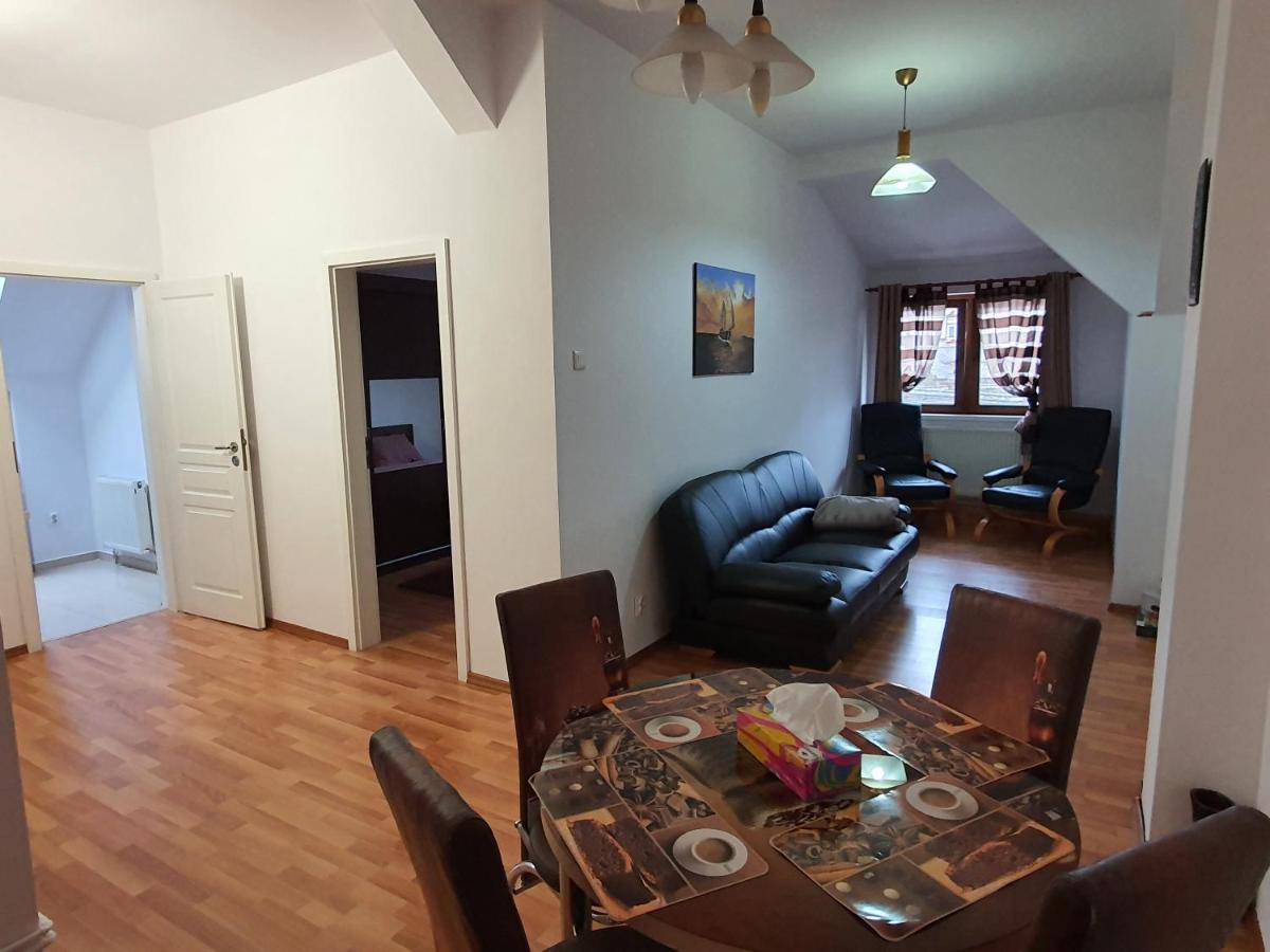 Diane'S Apartament Sibiu Ngoại thất bức ảnh
